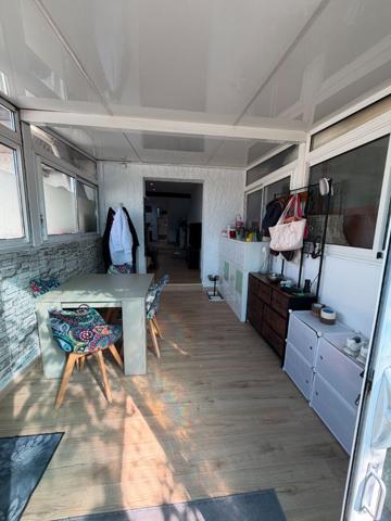 Hyeres Appartement en duplex de53.17 m2 + véranda habitable de 11 m2, 2 chambres et 4 parkings