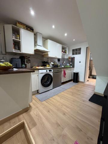 Hyeres Appartement en duplex de53.17 m2 + véranda habitable de 11 m2, 2 chambres et 4 parkings