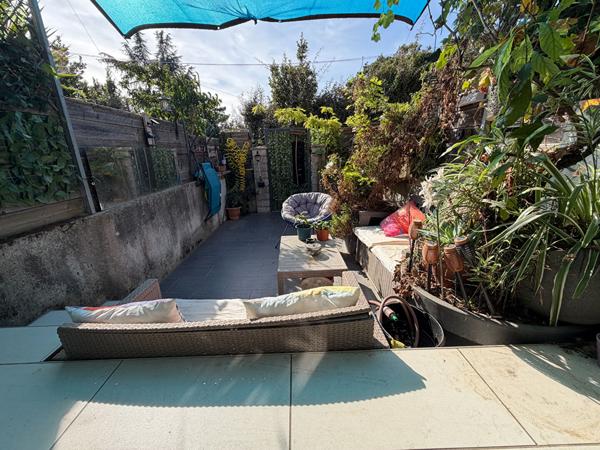 Hyeres Appartement en duplex de53.17 m2 + véranda habitable de 11 m2, 2 chambres et 4 parkings