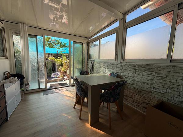 Hyeres Appartement en duplex de53.17 m2 + véranda habitable de 11 m2, 2 chambres et 4 parkings