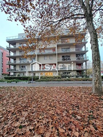 Situé à Mulhouse (68100) bel appartement en rez-de-jardin de 55 m2 dans une résidence de standingde 2014, quartier nouveaux Bassins, calme sans vis-à-vis avec terrasse de 18 m2- vue dégagée sur la nature proche commodités et axes autoroutiers