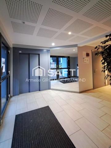 Situé à Mulhouse (68100) bel appartement en rez-de-jardin de 55 m2 dans une résidence de standingde 2014, quartier nouveaux Bassins, calme sans vis-à-vis avec terrasse de 18 m2- vue dégagée sur la nature proche commodités et axes autoroutiers