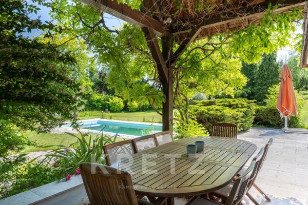 Propriété de caractère au coeur d'un écrin de verdure