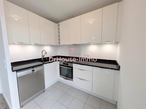 Appartement à louer 4 pièces de 81 m²