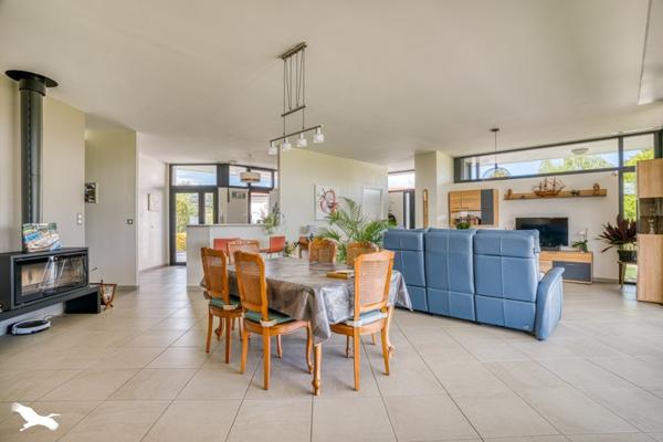 Maison à vendre |  Saint-Pierre-d'Eyraud |  6 pièces | 184 m²