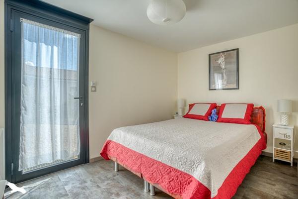 Maison à vendre |  Saint-Pierre-d'Eyraud |  6 pièces | 184 m²