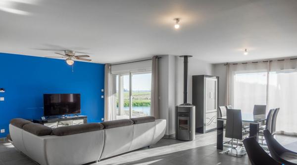 Maison Saint Denis De L Hotel