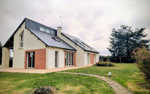 Maison à vendre    6 pièces • 226 m2 Ouzouer-le-Marché