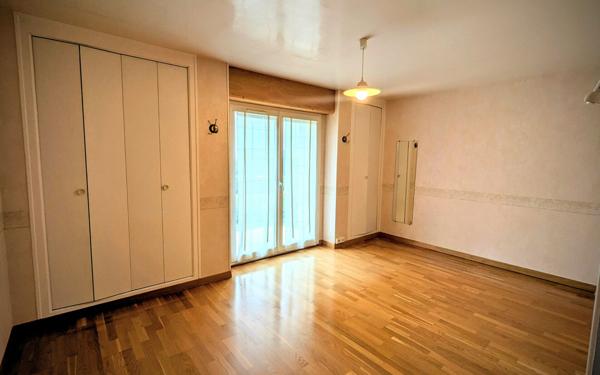 Maison à vendre    6 pièces • 226 m2 Ouzouer-le-Marché