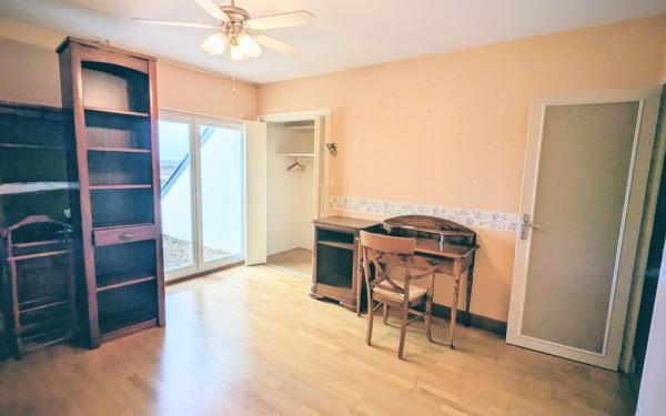 Maison à vendre    6 pièces • 226 m2 Ouzouer-le-Marché