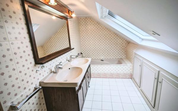 Maison à vendre    6 pièces • 226 m2 Ouzouer-le-Marché