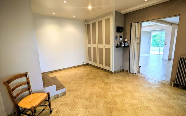 Maison à vendre    6 pièces • 226 m2 Ouzouer-le-Marché