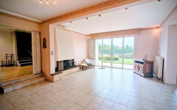 Maison à vendre    6 pièces • 226 m2 Ouzouer-le-Marché