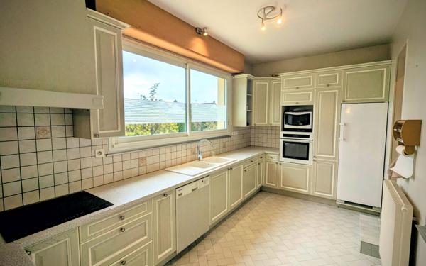 Maison à vendre    6 pièces • 226 m2 Ouzouer-le-Marché