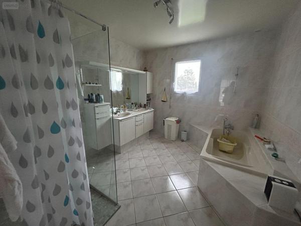 Maison à vendre à Chalonnes-sur-Loire dans le Maine-et-Loire (49290), ref : 12516/1273   
LE PRESSOIR ROUGE