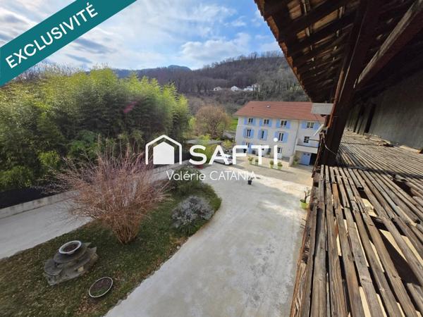 Tullins - Grange à rénover de 165m² au plancher sur parcelle d'environ 900m².