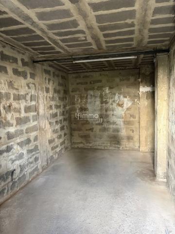 Garage avec électricité - Parc Dromel 13009