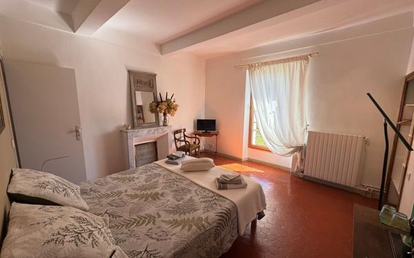 Maison à vendre    6 pièces • 245 m2 La Motte-du-Caire