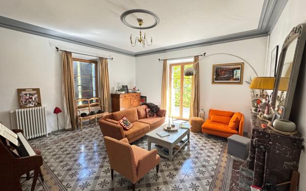 Maison à vendre    6 pièces • 245 m2 La Motte-du-Caire