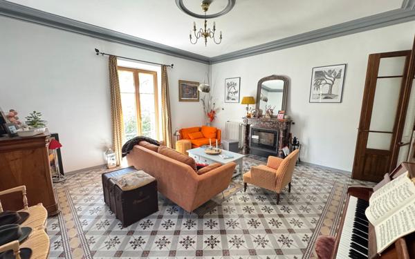 Maison à vendre    6 pièces • 245 m2 La Motte-du-Caire