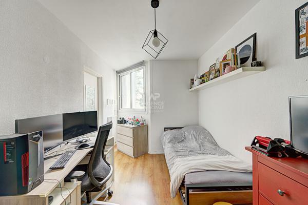Appartement Saint Germain En Laye 3 pièce(s) 69.42 m2 280 000 € **  - Référence  18660