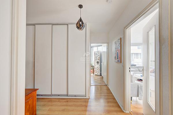 Appartement Saint Germain En Laye 3 pièce(s) 69.42 m2 280 000 € **  - Référence  18660