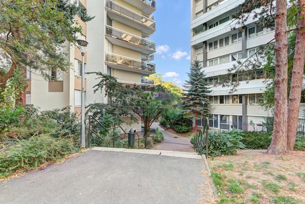 Appartement Saint Germain En Laye 3 pièce(s) 69.42 m2 280 000 € **  - Référence  18660