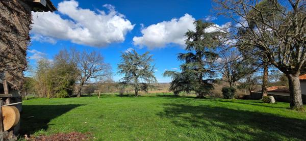 Maison 193 m² divisé en 2 habitations sur 3690 m² de jardin