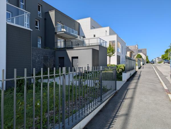 Superbe T2 lumineux – Terrasse sud & parking – Quartier Gare Vannes