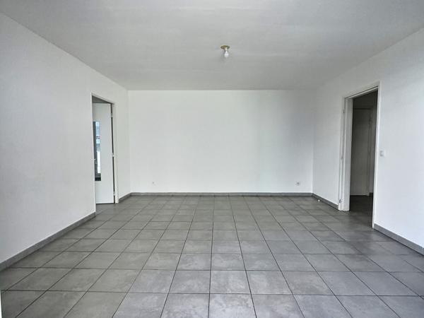 Coeur Longchamp- Résidence récente- T3 de 57 m2 avec terrasse de 10 m2, parking et cave