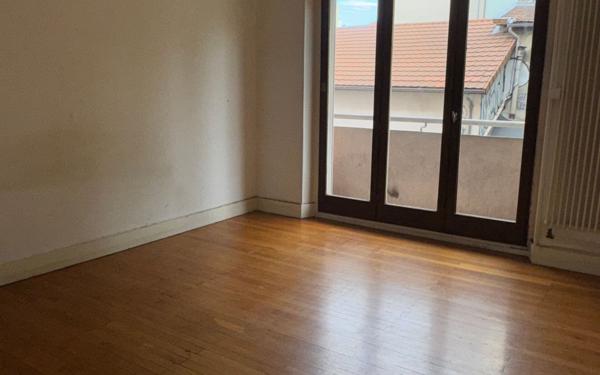 Appartement à louer    3 pièces • 58 m2 Grenoble