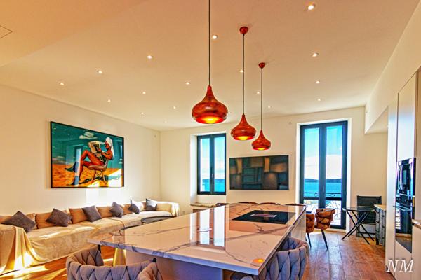 Sainte-Maxime (83120) Luxueux appartement T3 rénové vue mer panoramique centre Sainte-Maxime