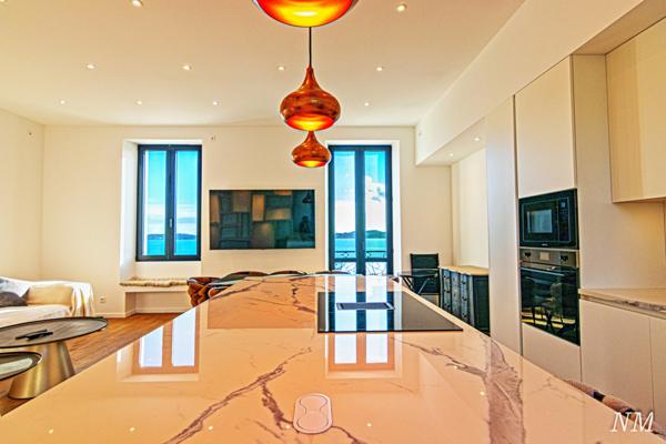 Sainte-Maxime (83120) Luxueux appartement T3 rénové vue mer panoramique centre Sainte-Maxime