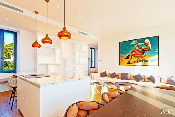 Sainte-Maxime (83120) Luxueux appartement T3 rénové vue mer panoramique centre Sainte-Maxime