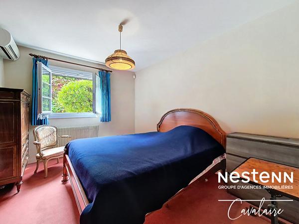 Maison d'environ 184 m² sur deux niveaux et un terrain d'environ 500 m² avec vue sur le golfe de Saint Tropez à proximité du centre-ville de la Croix Valmer