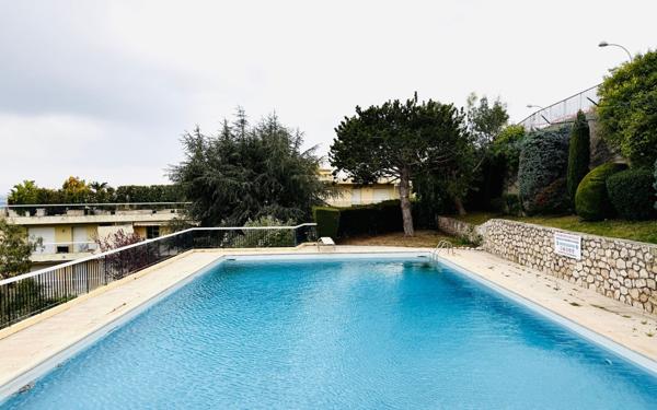 Appartement à vendre    3 pièces •  Nice