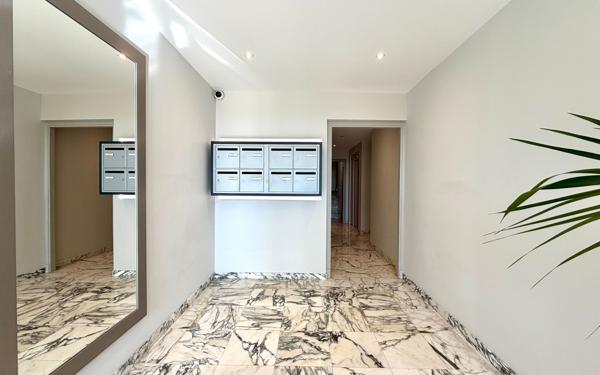 Appartement à vendre    3 pièces •  Nice