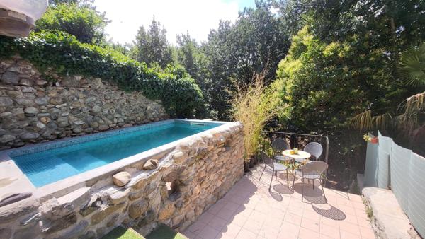 Magnifique Maison de village avec terrasses , jardinet,  piscine et garage