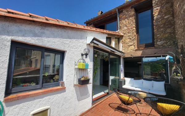 Magnifique Maison de village avec terrasses , jardinet,  piscine et garage