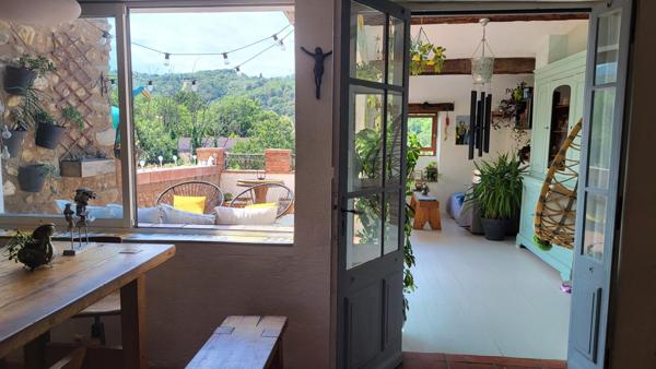 Magnifique Maison de village avec terrasses , jardinet,  piscine et garage