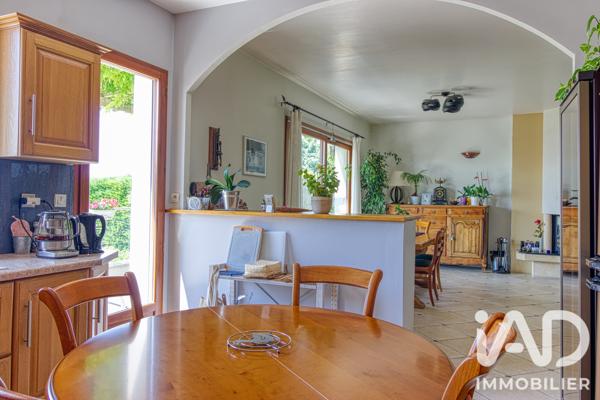 Maison à vendre 6 pièces 134,5 m² Saint-Leu-la-Forêt