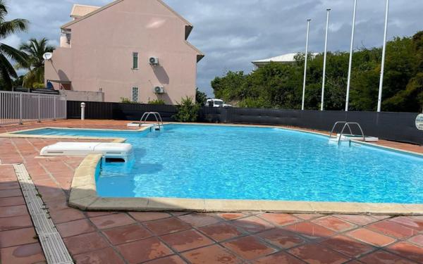 Appartement à louer    2 pièces •  Le Gosier