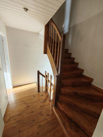 Maison de village avec jardin non attenant située dans un village à 5 minutes de Bram Villesiscle (11150)