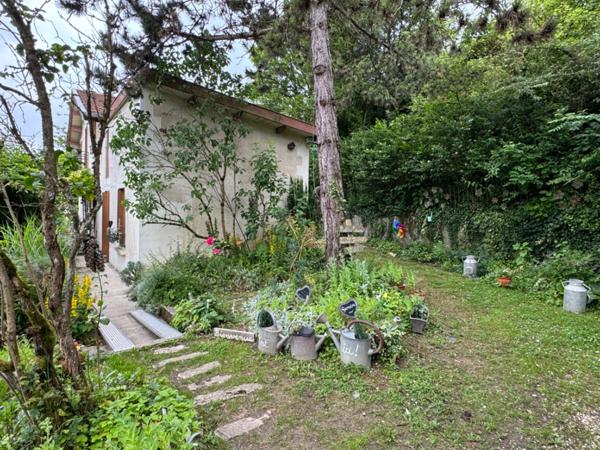 MAISON DE CARACTÈRE DANS UN CADRE UNIQUE
