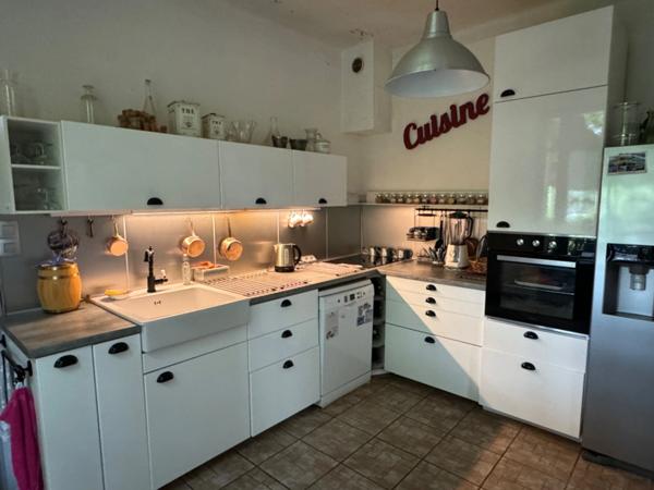 MAISON DE CARACTÈRE DANS UN CADRE UNIQUE