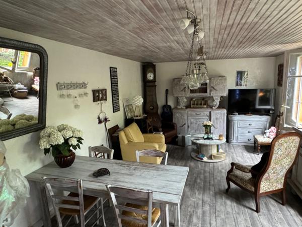 MAISON DE CARACTÈRE DANS UN CADRE UNIQUE