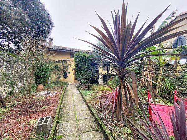 Maison Livron Sur Drome 4 pièces, 2 chambres, jardin, murs en pierres, pièces voutées
