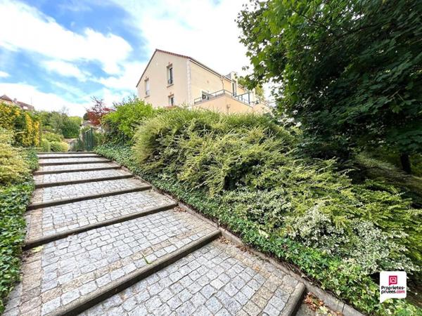 78250 MEULAN-EN-YVELINES, Appartement duplex 3 pièce(s) 61.91 m2, box et stationnement