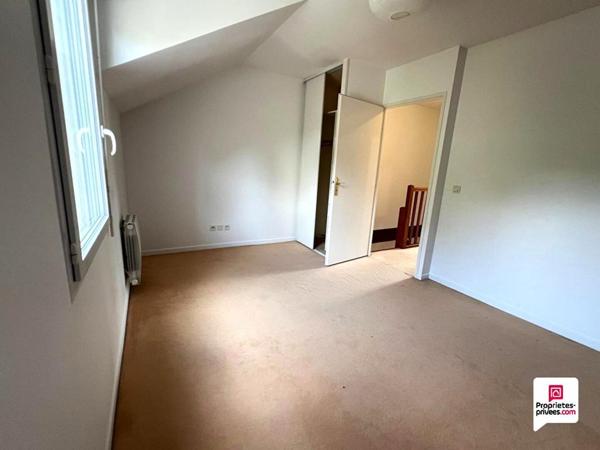 78250 MEULAN-EN-YVELINES, Appartement duplex 3 pièce(s) 61.91 m2, box et stationnement