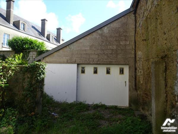 Immeuble à usage de commerce et habitation